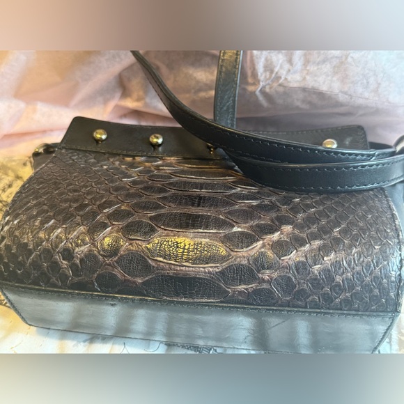 ALEXANDER WANG LIMITED EDITION WITH COA! Retail:$1300 -RARE Crossbody! - Picture 11 of 12